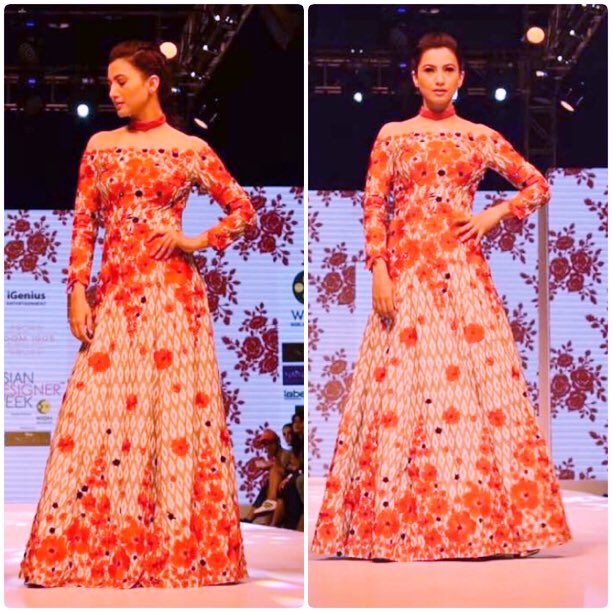 GauaharKhan_Net's tweet photo. Such a Beauty 😍@GAUAHAR_KHAN Walk the Ramp for Rinku sobti at #AsianDesignerWeek ✨🌟✨ 👸🏻 https://t.co/DnlrGhQyoP