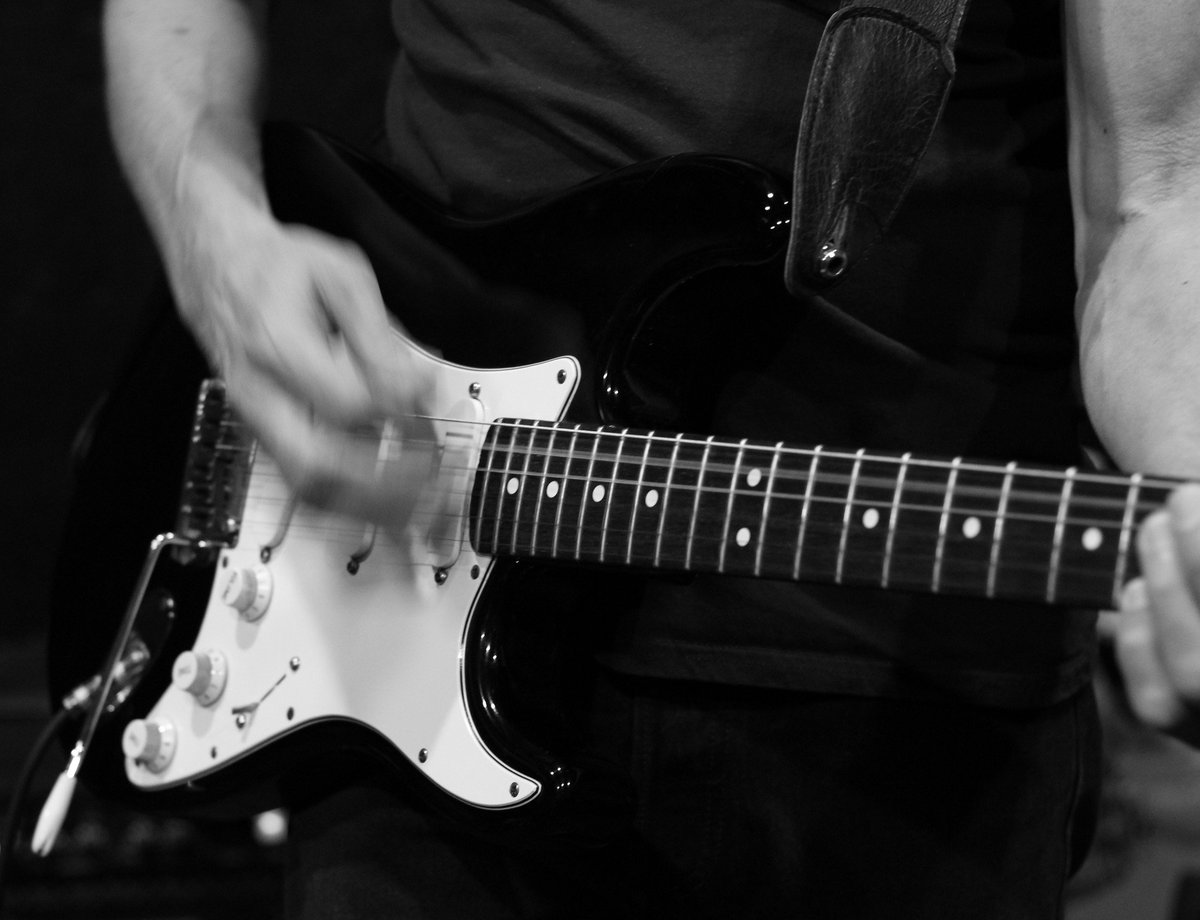 BonATX's tweet photo. #BON rocks! #MonteMann #AustinMusicScene 🎸😎 #BonATX https://t.co/fC7nUMDBY0