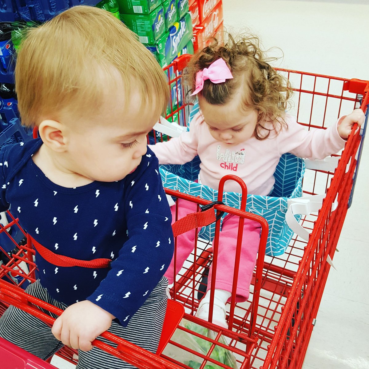 2xDoseDelight's tweet photo. Have more than one little one? Try the Buggy Bench! Sooo easy to use and store! #buggybench #twinproducts #twinlife #twins https://t.co/PFtHW1qki3