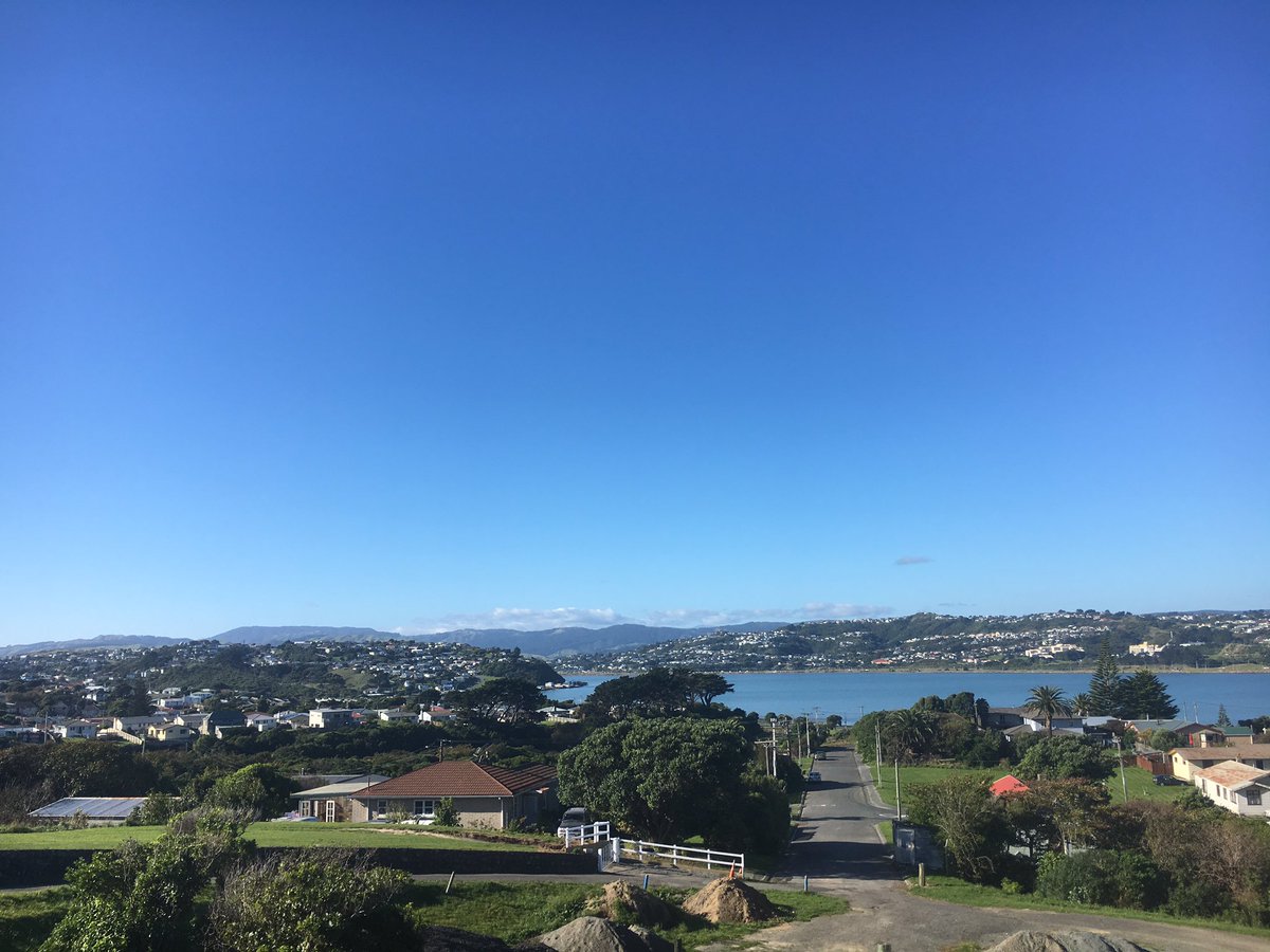 taurro_rowan's tweet photo. Awesome day here in Porirua #noplacelikehome @WeatherWatchNZ https://t.co/08USFr9wjC