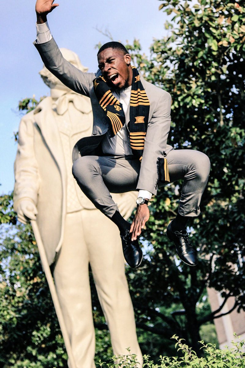 SmokeeRobinson4's tweet photo. 7 Days Until Graduation 🎓
Shoutout to the Jewels 🤙🏾 https://t.co/PMisWg4E5j