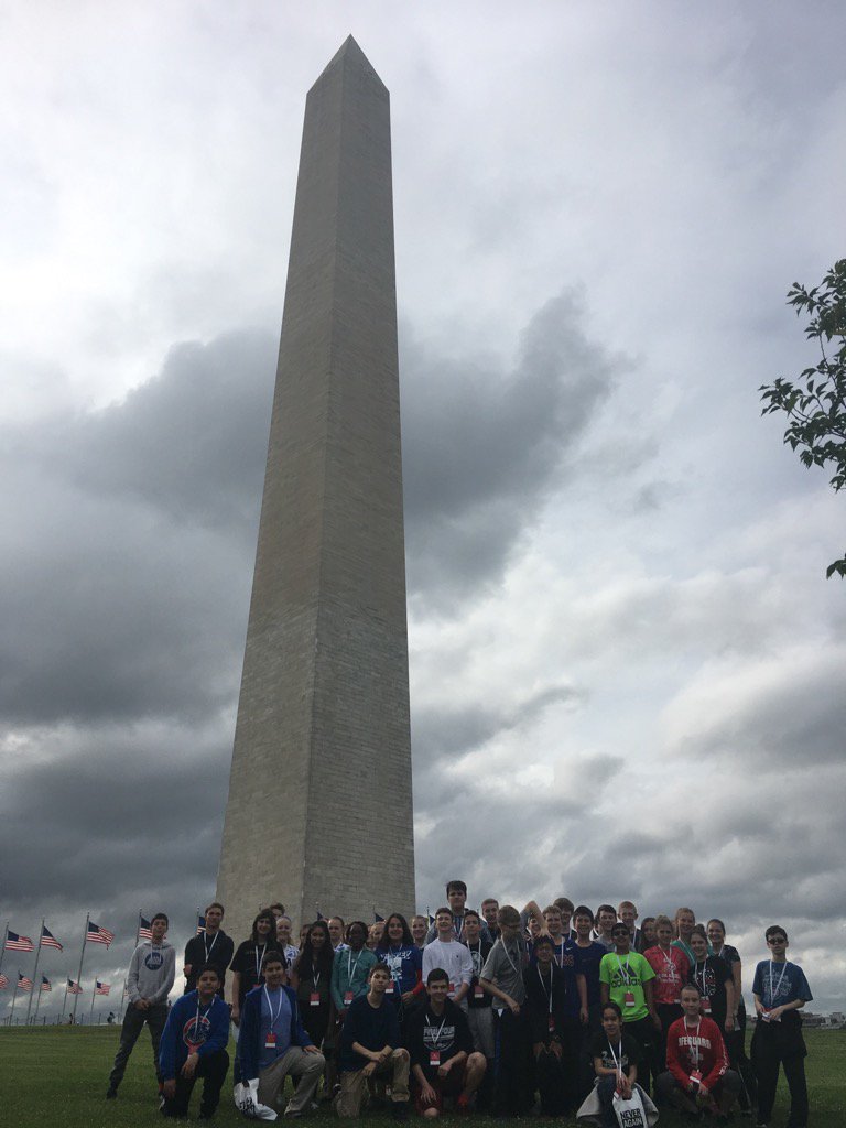 Mrs_Poglayen's tweet photo. Bus 1 at the Washington Monument #dc79_2017 @KristaWinkelman @MrsJRedding @SYmathprobs @FSD79 #learningfsd79 https://t.co/8UF9x7wfxP