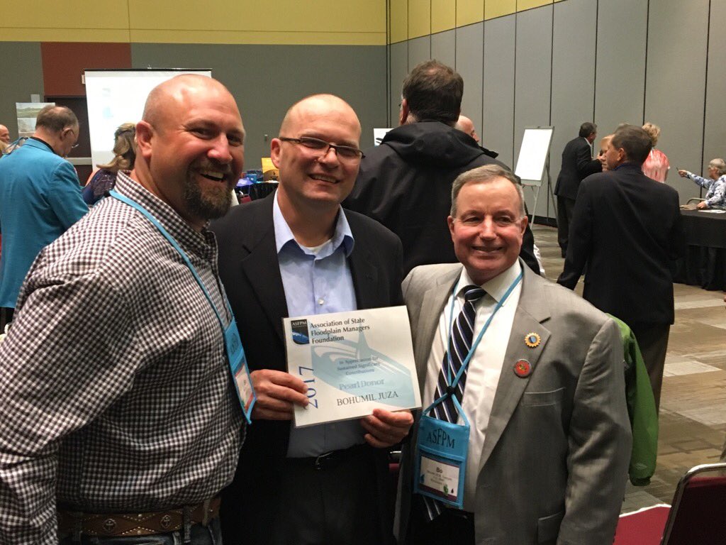 CogginsTara's tweet photo. #asfpm2017 @FloodsOrg @ASFPMfoundation The three Bo's of ASFPM conference in one room! https://t.co/B4tPHpf0bp