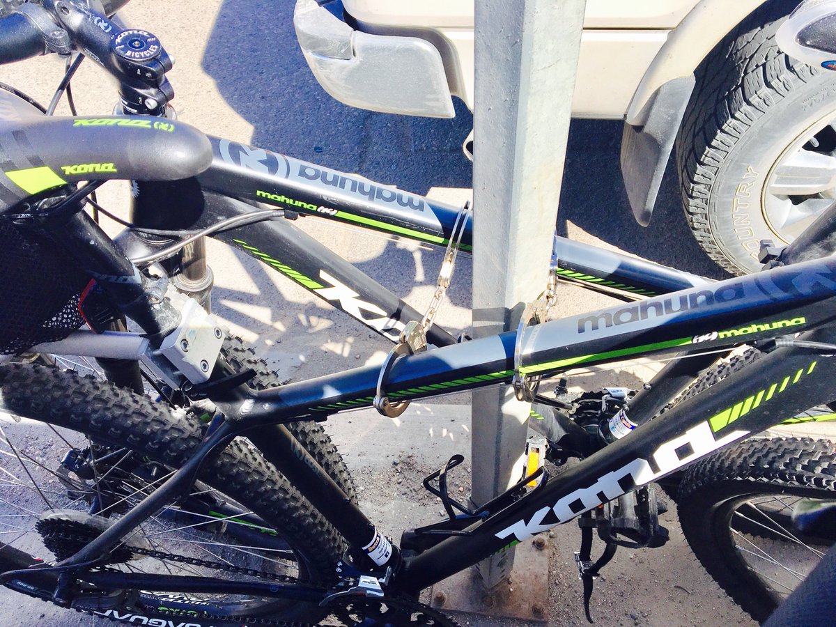 cstblack's tweet image. No locks? No problem! @reginapolice 🌞🚴