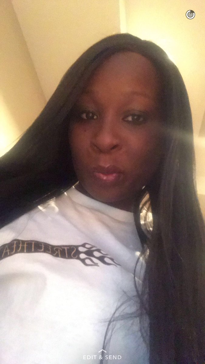 blkkbarbie29's tweet photo. friday 😏😏 https://t.co/PXyVN5PIFf