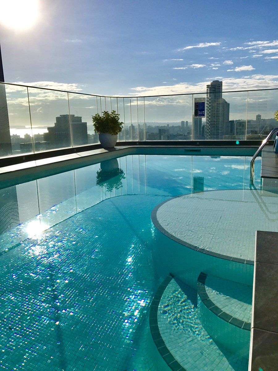 nickjohnbubb's tweet photo. Not a bad way to start the weekend #Sydney #Sunrise #PoolSideOffice #ConservationInASuit #rugby later! #LionsOppoWatch @BluesRugbyTeam https://t.co/jSVG6k409N