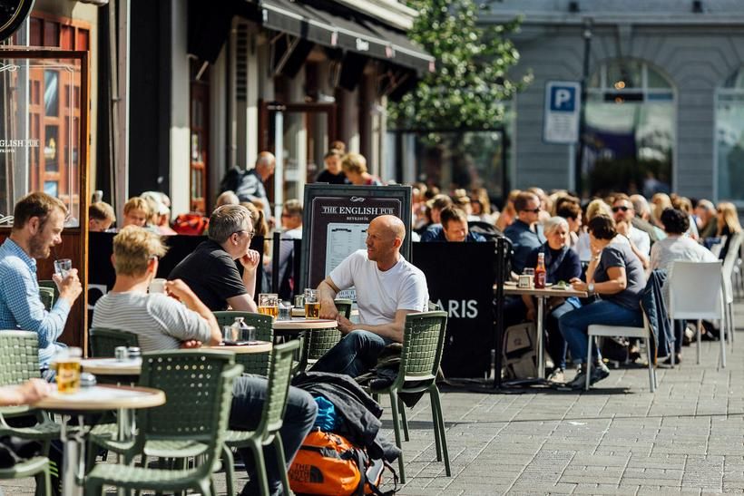 Alliceland's tweet photo. 20 degrees for the third day in a row - See you later we are off to Iceland! https://t.co/2HvI7abUsU  #summer #travel https://t.co/M7SYj2dT7F