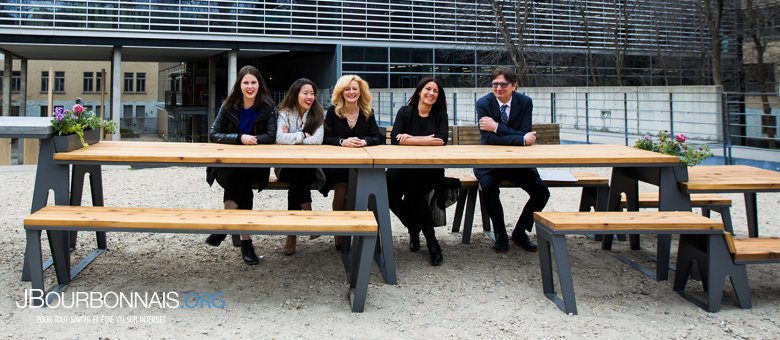 #Legs de <a href="/PresChoice/">President's Choice</a> au #375Mtl - 24 grandes tables à pique-nique | À la Une bit.ly/2pPD1u0 @375Mtl  <a href="/PaulGLewis/">Paul Lewis</a> <a href="/UMontreal/">Université de Montréal</a>