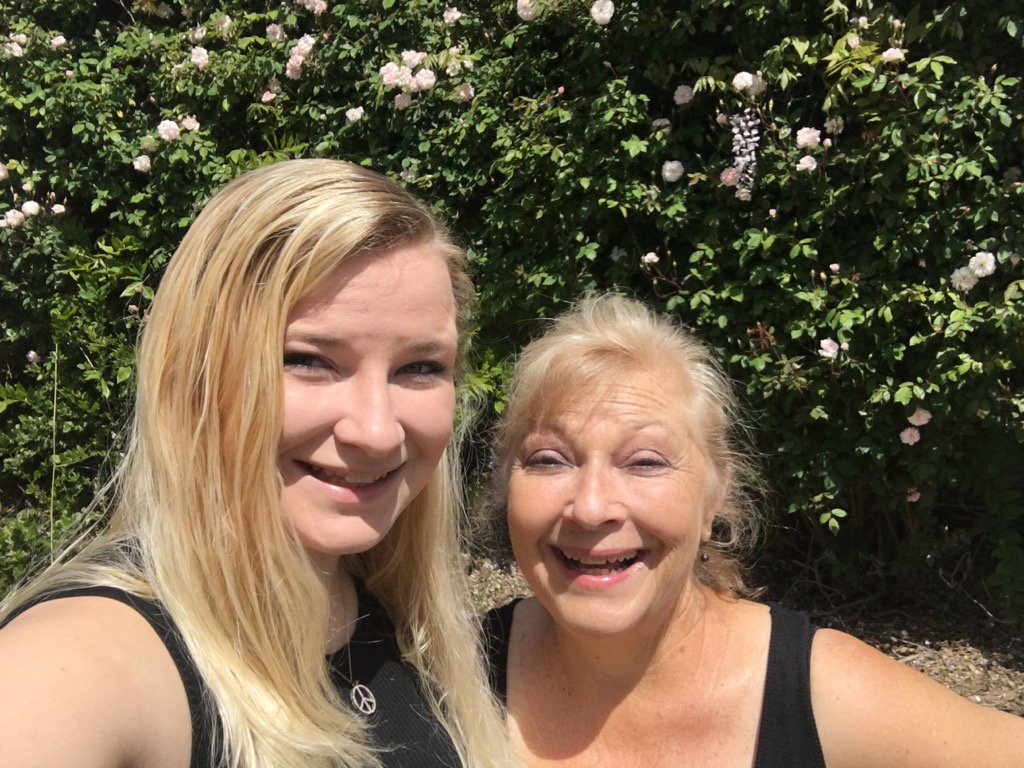 BethMaitlandDQB's tweet photo. @emfaerie Spring time with my daughter!!  #cecilbrunner #mamalove #centralcoastlife #allaboutspring https://t.co/gqxBUrfVra