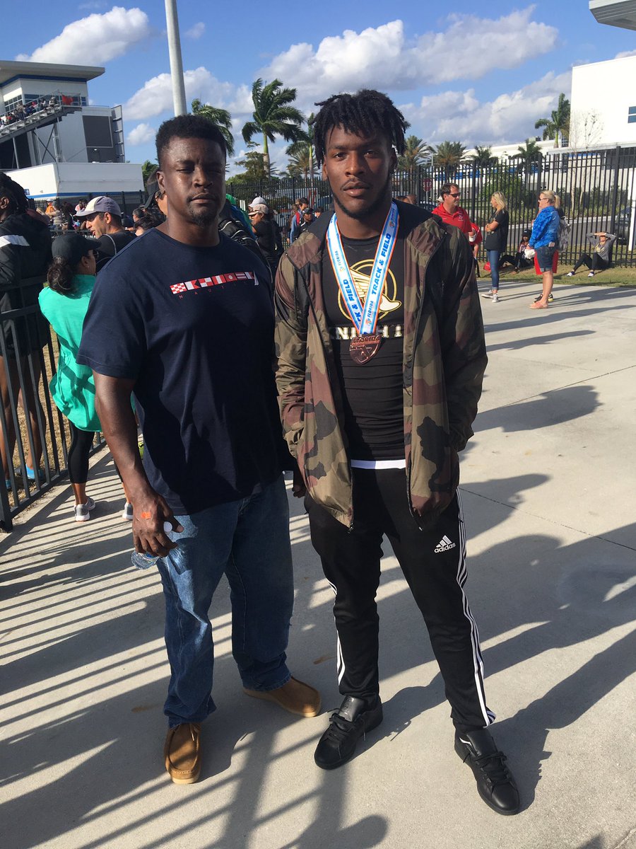 suaveshordy's tweet photo. 3rd place Long Jump 4A could have been better but i got a pretty penny 🥉😭 @FHSAA https://t.co/xMzcgAv707