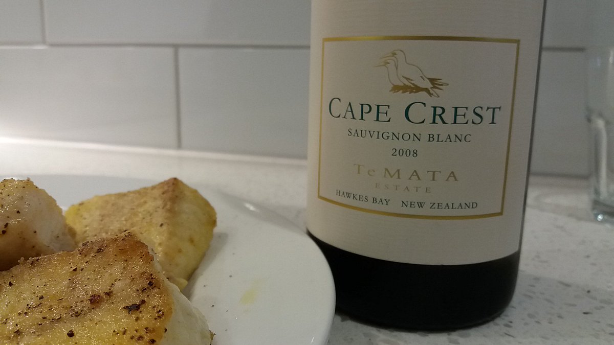 wineorbit's tweet image. Celebrated #sauvblanc day with pan-fried Tarakihi &amp;amp; @TeMataEstate Cape Crest 08. Magnificent, complex, delicious. Good for 5 yrs. #nzwine