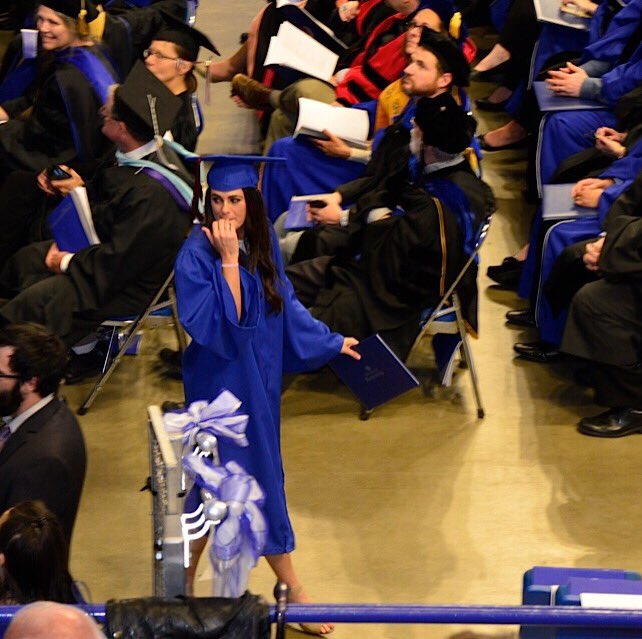 KaylaRoderman's tweet photo. My face when it hit me that I actually just graduated college 😅🎉🎓🆘 https://t.co/Gr2sBrvVK6