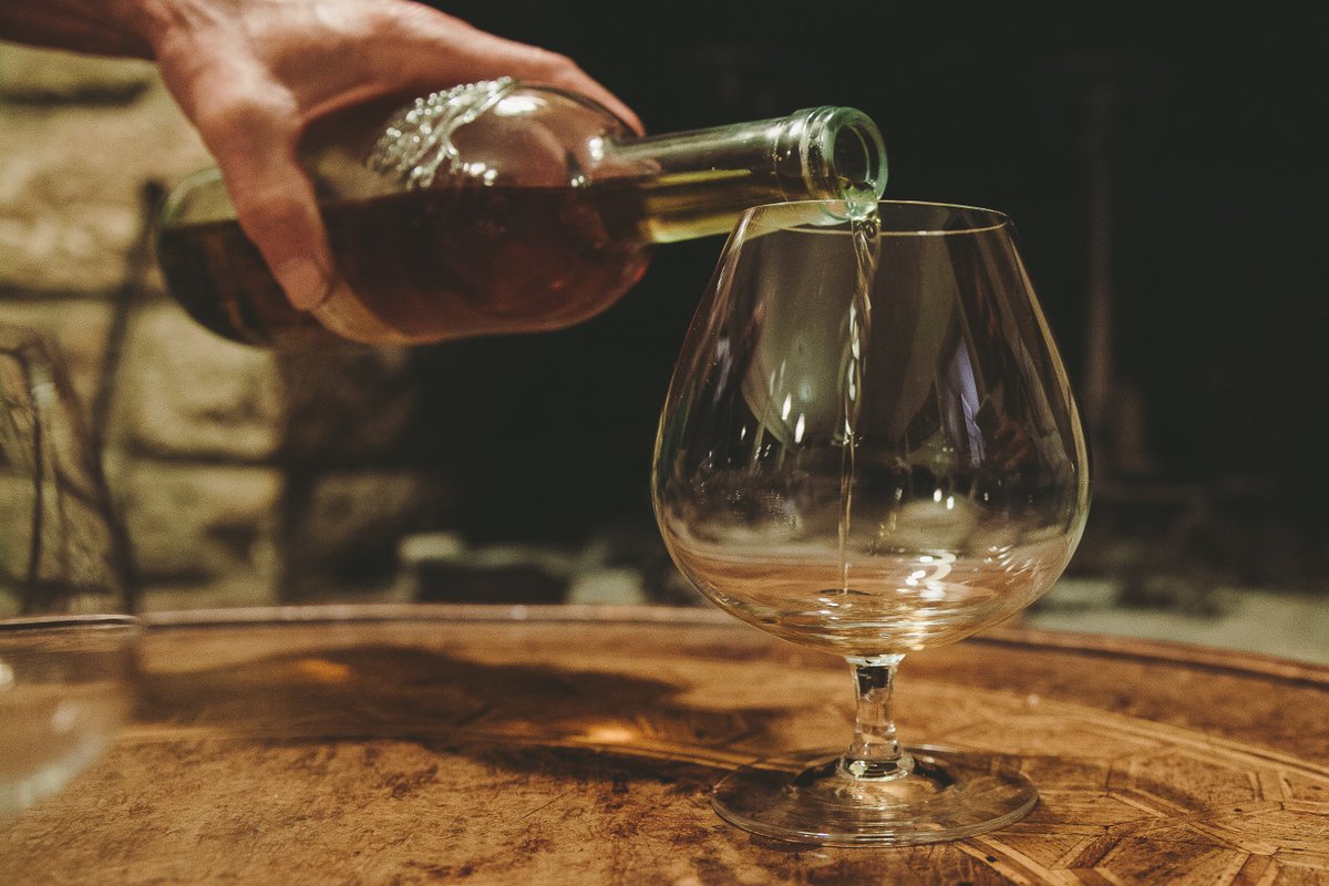 CaloriesYXE's tweet photo. Digestif... a perfect end to a splendid dinner date #fridaydinnerdate #yxe @broadwayyxe https://t.co/meNalbb8VG