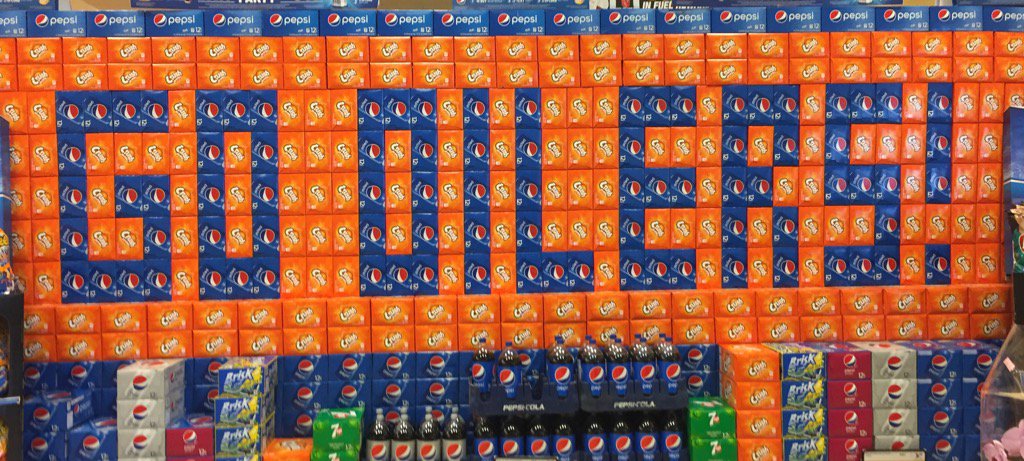 LisaHeninger's tweet photo. #LetsGoOilers #LoveTheEdmSpirit @SafewayCanada #PEPSI #OrangeCrush #PrettyCreative @EdmontonOilers #CrushEm #KillIt https://t.co/bkMrvMlfQ1