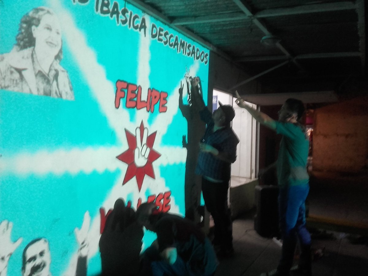 JPFelipeVallese's tweet photo. En la unidad basica descamisados felipe vallese @magariovero @FerEspinozaOK @JPMatanza @PeronismoBA @lavallese_moron https://t.co/2ekPGdnBWA