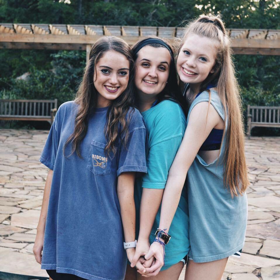 kirstennnnnn_'s tweet photo. wishin @huntergrace55 the happiest of birthdays!!! 💓💓 blessed to be in T3 with ya ;))) #stopFR #stopTC https://t.co/QVhp2ottgz