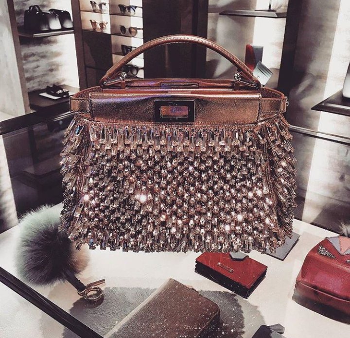 ChooseOne___'s tweet image. You are a diamond: Delicate but strong. 💎💎💎