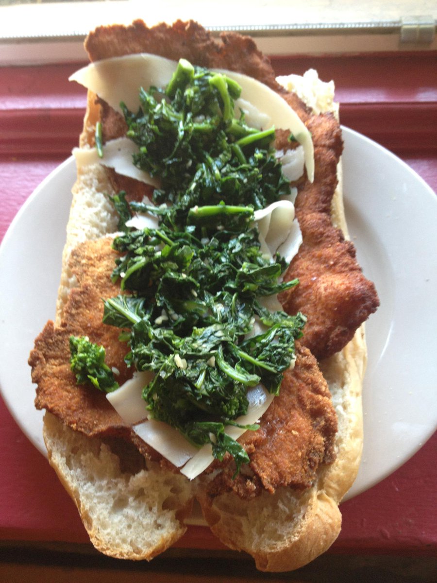 RusticaPhilly's tweet image. Its a good night for delivery! Rusticaphilly.com #tgif #fridaynight #firstfriday #rainynight #orderonline #ontray