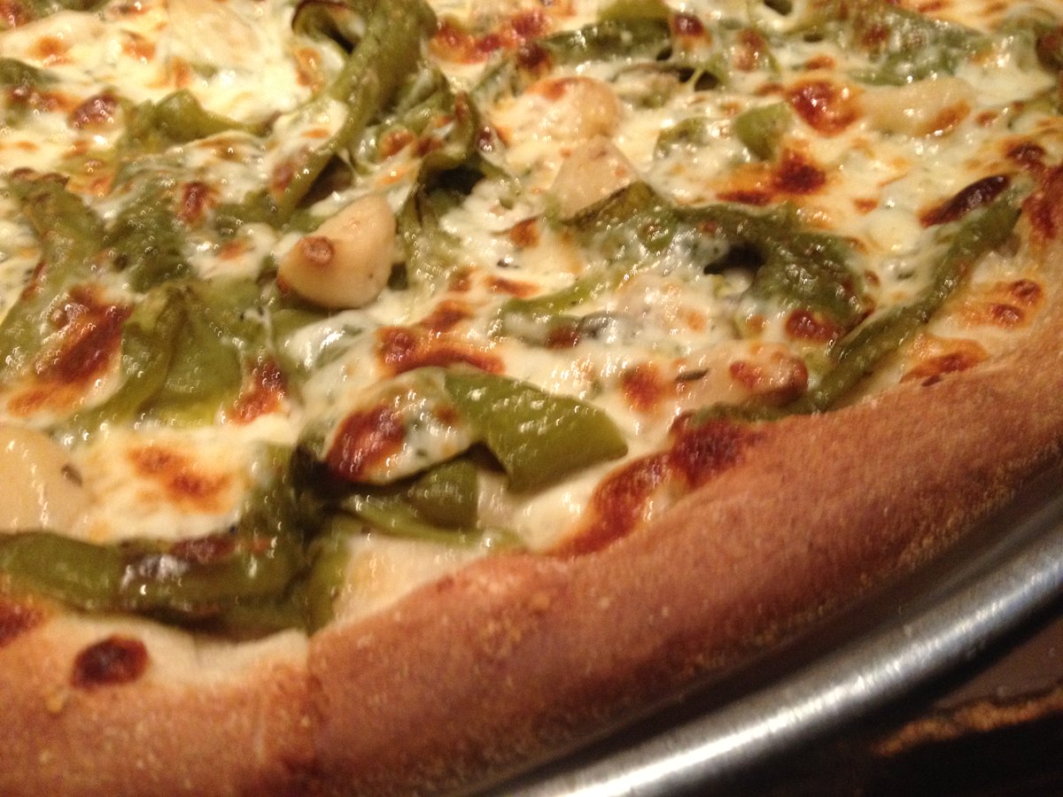 RusticaPhilly's tweet image. Its a good night for delivery! Rusticaphilly.com #tgif #fridaynight #firstfriday #rainynight #orderonline #ontray