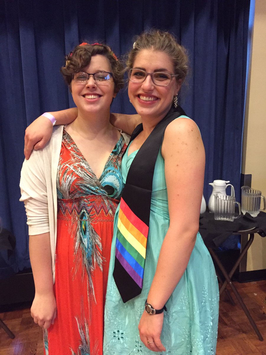 emileavemealone's tweet photo. happy #ksulavgrad! I may or may not have stolen several rainbow cookies https://t.co/PFGgyPfv1P