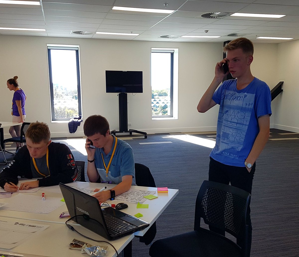 mashupNZ's tweet photo. 'Let's check who has got that problem' customer validation in full flow #getupmashup https://t.co/f2MJyKxmsC