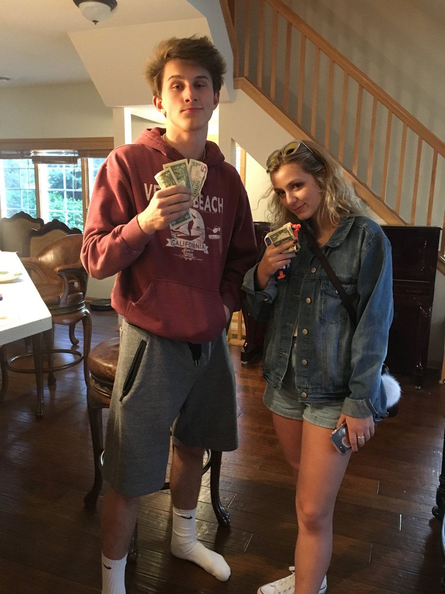JaggerBombers's tweet photo. cat with the last minute shot to the face 🤘🏼 on @cole_shaffner @ERAssassins https://t.co/ppJYdXrum9