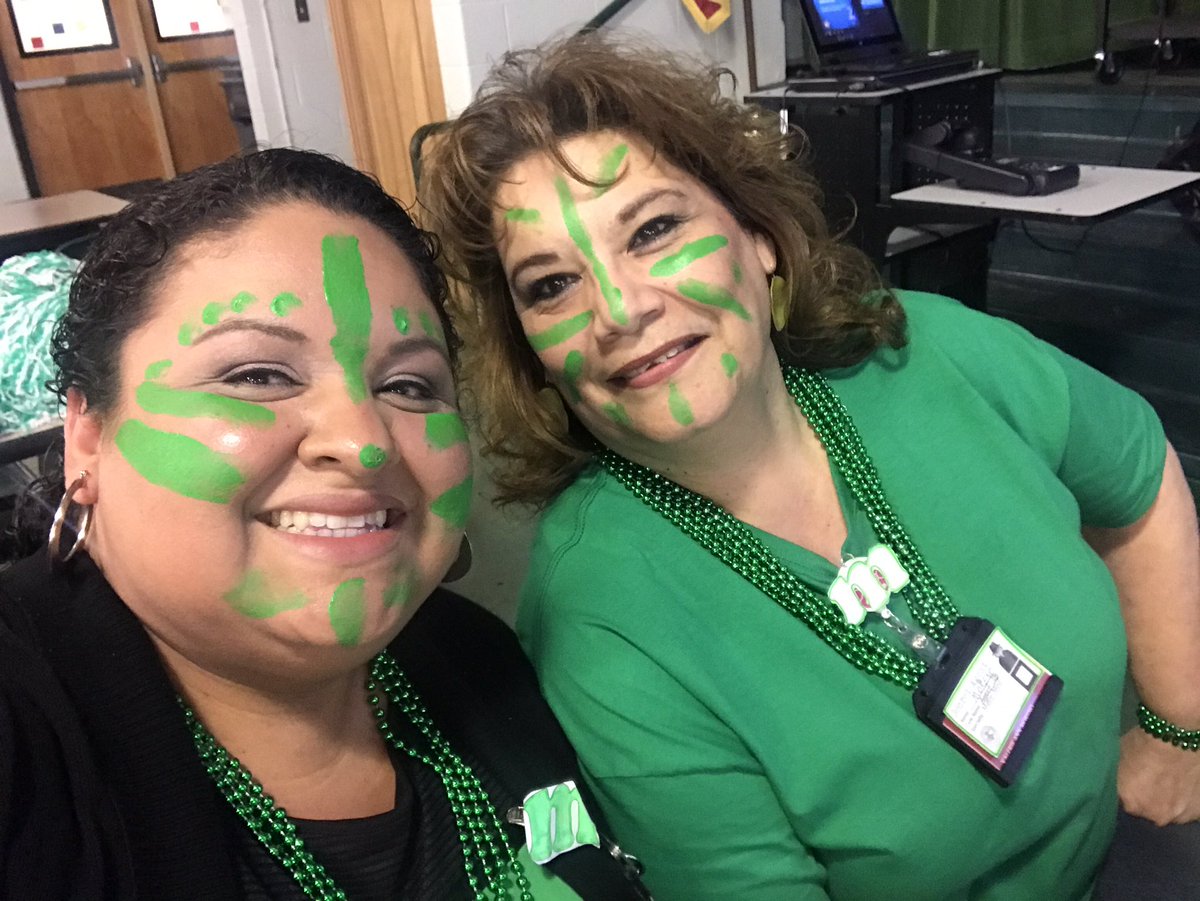 genevie79cr's tweet photo. Thanks @mmunozeisd for grouping me with this team! #TeamMasterMinds #LPEPawsUp #BlessedToDoWhatILove #Teamwork https://t.co/aOOIJAPs4p