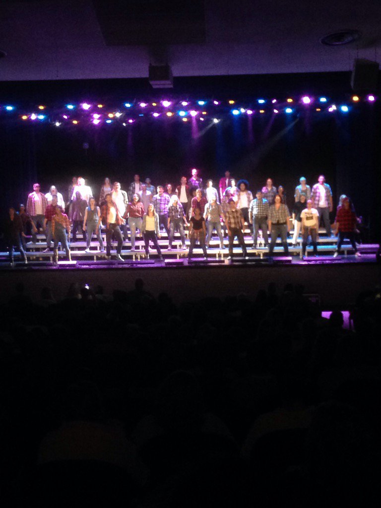 caraledy's tweet photo. Titanantics 2017 is raising the roof at South  High School! #TitanProud https://t.co/BHSMGqiibz