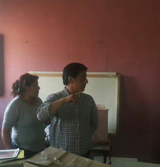 hugorojasok's tweet photo. Hoy nos reunimos con Ines Carrasco de la soc. de Fomento del barrio las Lilas. Escuchando las problemáticas del Barrio. @ManinoIriart https://t.co/MzVZNwiqcF
