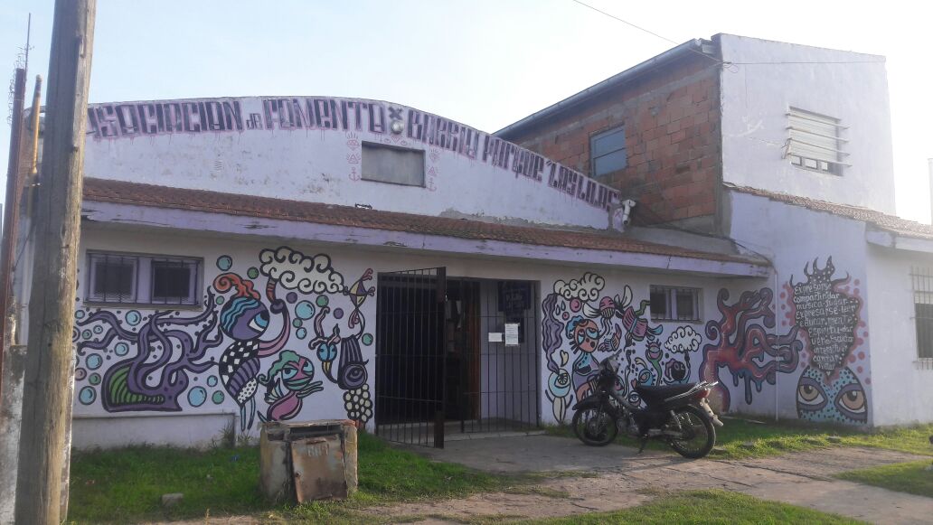 hugorojasok's tweet photo. Hoy nos reunimos con Ines Carrasco de la soc. de Fomento del barrio las Lilas. Escuchando las problemáticas del Barrio. @ManinoIriart https://t.co/MzVZNwiqcF