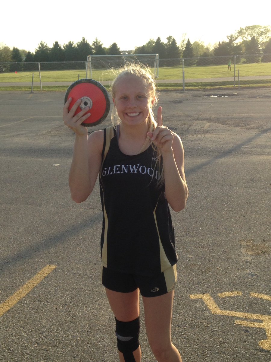 MrBueltel's tweet photo. Elle S yet again smashes her own school record in disc with a toss of 111-02. #ThatsFar #CoachDukes #CoachStan https://t.co/8a9uPnPCO8