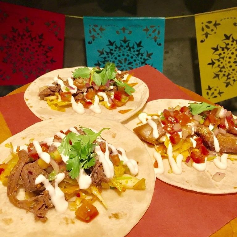 treebrewing's tweet photo. Quieres tacos?
#cincodemayo #amigo #launchparty #treebrewing #beerinstitute #tacos https://t.co/pqLn79b4NV