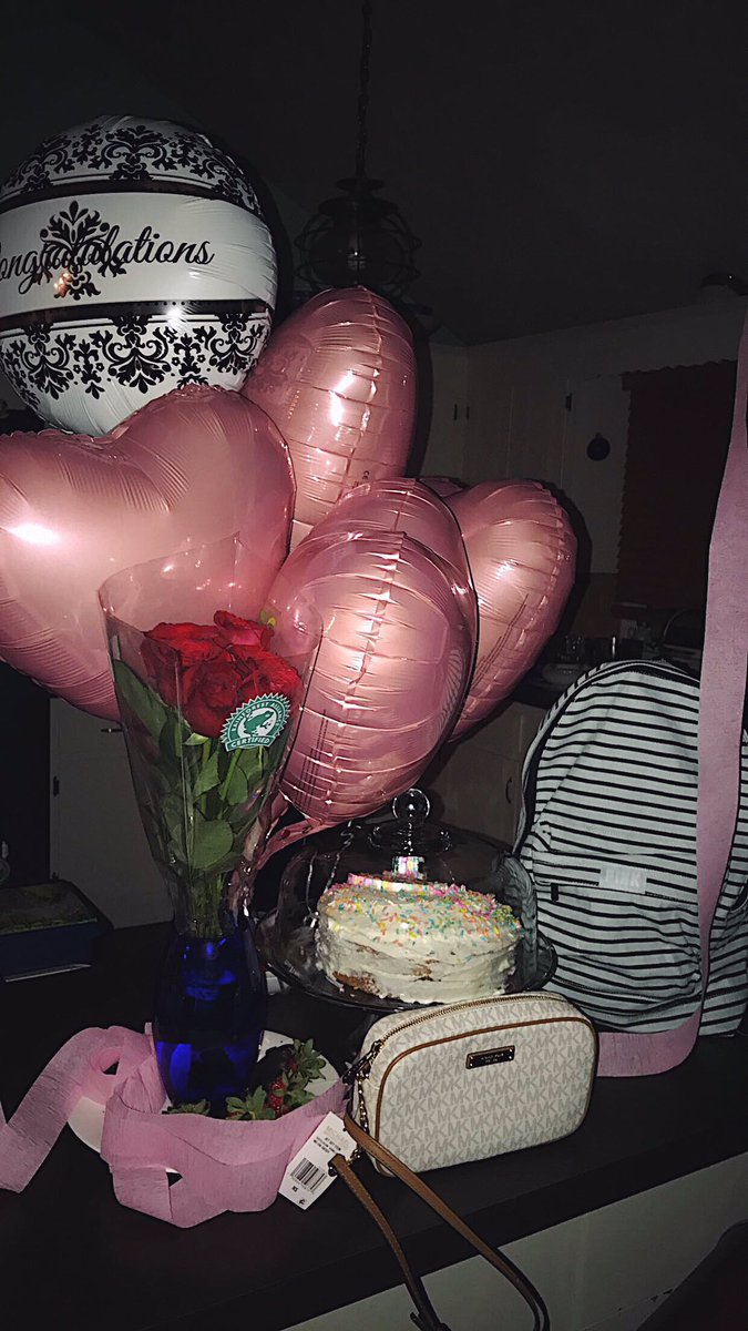 harley_mcgee's tweet photo. The lil things 💖 I love cake 😆 &amp; my man, &amp; his family https://t.co/1hPXt9D9RS