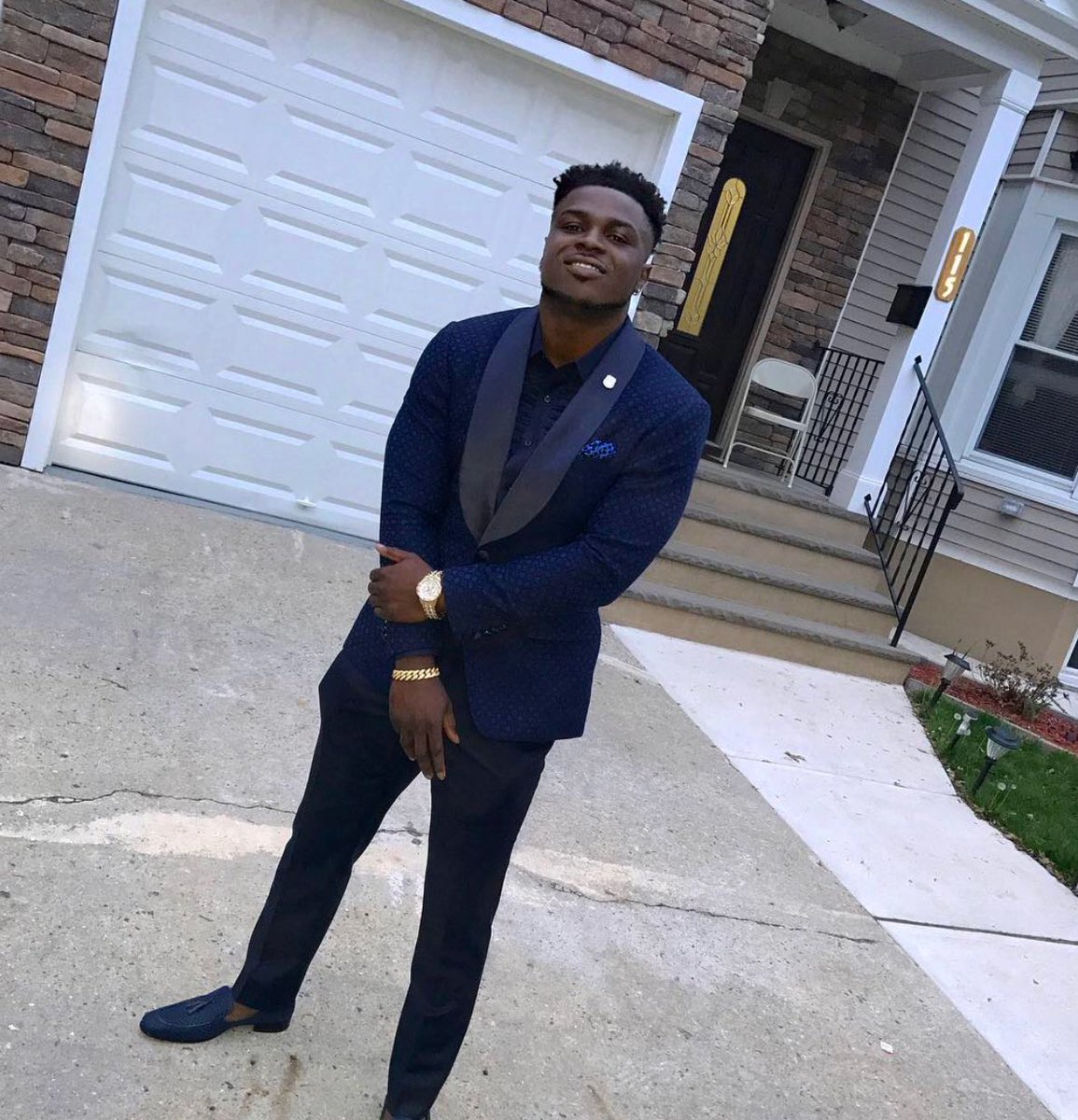 JabrillPeppers's tweet image. Shoutout to Ray Hines &amp;amp; @CicchiniCustom for my custom suit for my draft day look!