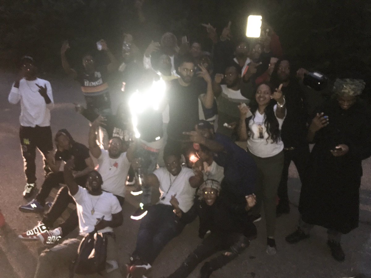 Mooktheking's tweet photo. Everyday We Lit 🍾 #RipQuick https://t.co/NBhquBOdog