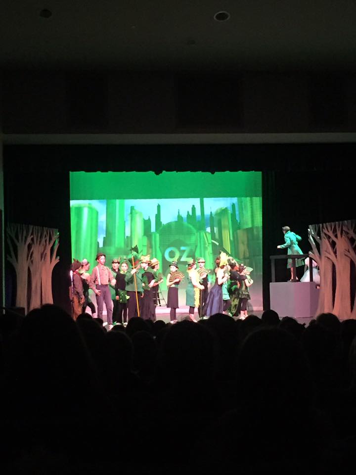 Bravo!!! 👏🏻Beyond proud of the <a href="/PineHollowBands/">Pine Hollow Bands</a> students in the first ever theater production The Wizard of Oz! @PrincipalPHMS <a href="/PHMSPTSA/">Pine Hollow PTSA</a>