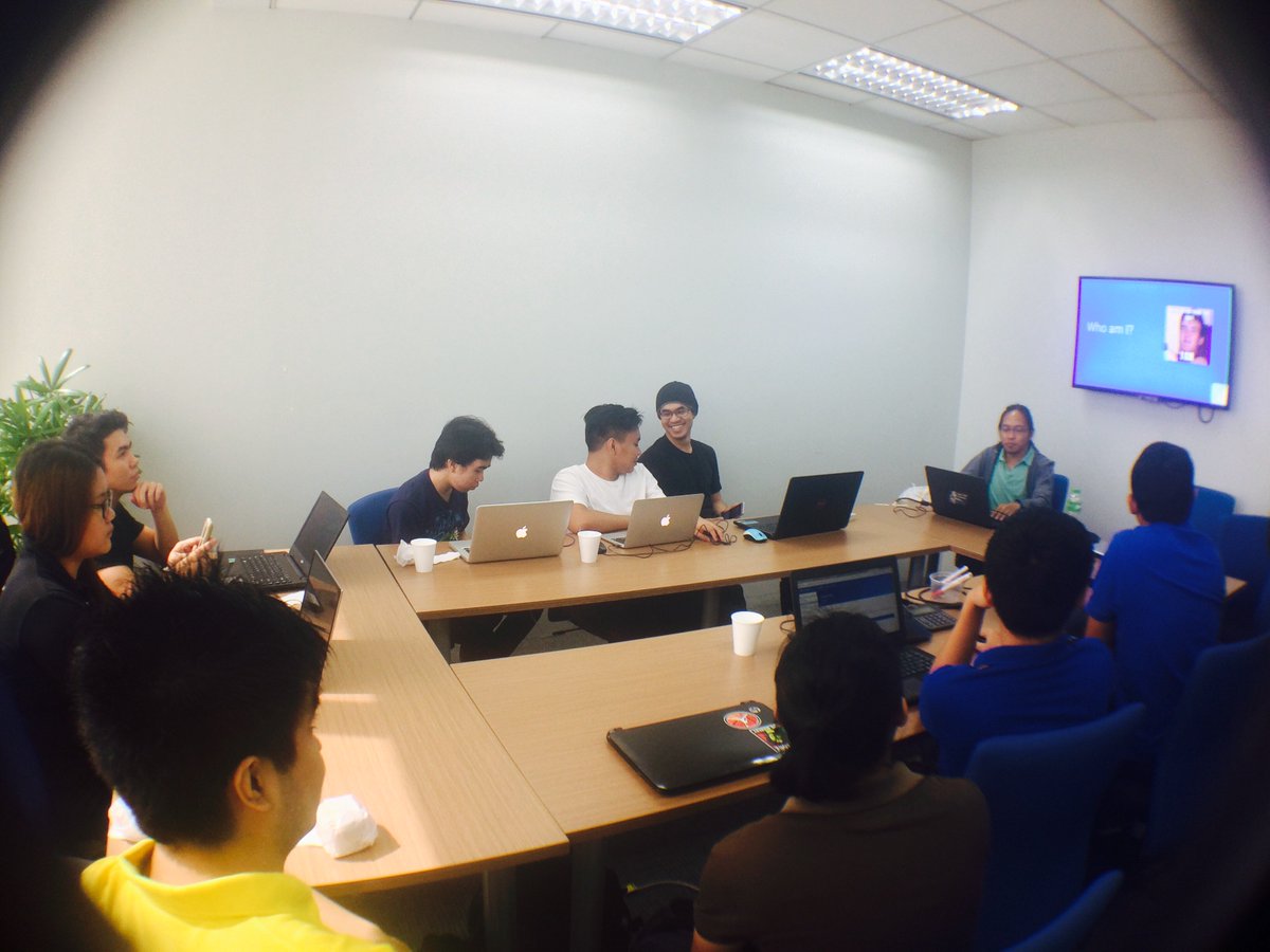 DEVCONPH's tweet image. Mr.Tristan Babasa briefing the developers about Ionic. #DevconPh #IonicCodeCamp