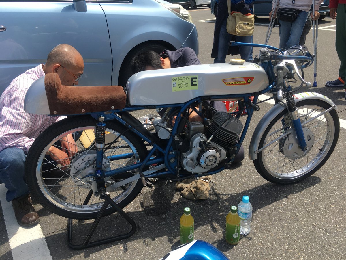 みほとこうじ 2nd垢 さていよいよ新旧dohc50対決のお時間です まずは50ttが暖気開始 ほう流石に乾いたイイ音やな と聴き惚れていたら ちょっとヒャクトーパイセン音ヤバすぎっす アイホン動画だとノイズ音低減が効いてカットされちゃうレベルw みほとこうじ 2nd垢 さていよいよ新旧dohc50対決のお時間です まずは50ttが暖気開始 ほう流石に乾いたイイ音やな と聴き惚れていたら ちょっとヒャクトーパイセン音ヤバすぎっす アイホン動画だとノイズ音低減が効いてカットされちゃうレベルw