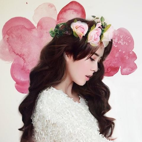 LadyMinhee_'s tweet photo. Don't doubt your beauty. Embrace and love it. You are beautiful in your own unique way. Smile and be proud. https://t.co/6fU5mFvOoq