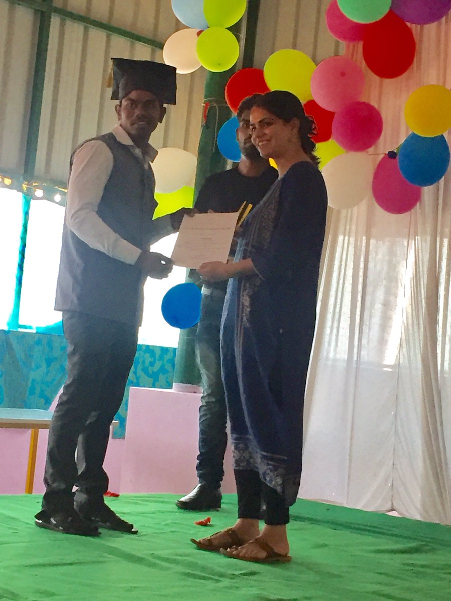 Manisha_Singh01's tweet photo. @AbbyCorrea91 handing over certificates to graduating students of Mphasis Nudge Gurukul. @Mphasis @thenudge_in https://t.co/eSm62P0Vnj
