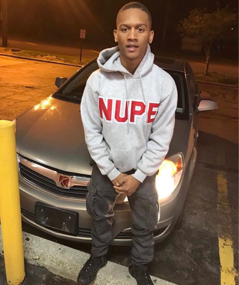 NoahDW_REI's tweet image. Lost one of my frat brothers tonight! R.I.P. Jayquon Tillman SPR 17. Prayers up to your family. 😔