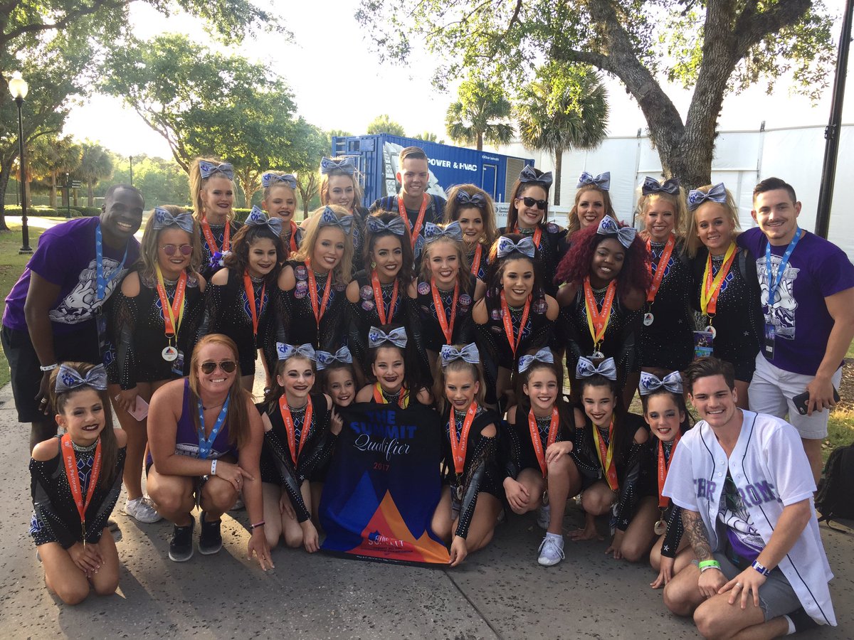 WOW! Chrome wins Large Sr Coed 4 WildCard at the Summit and advances straight to finals! Chromie Homies making Clawstin proud! 💙