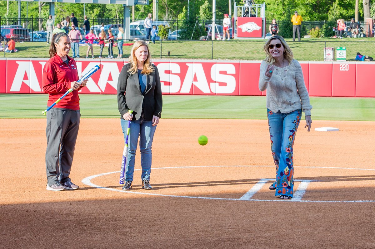 RazorbackSB's tweet photo. What a start to the game...

Special thanks again to Geena Davis for throwing out tonight's first pitch! @GDIGM 

#WPS https://t.co/YsmtyWzrJB
