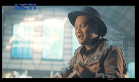 dahSyatMusik's tweet photo. Video Clip lagu ini udah tembus 95 juta viewers lohh! Congrats dehh buat @LCvirgoun #SuperDahsyat https://t.co/XLEUoZCICf