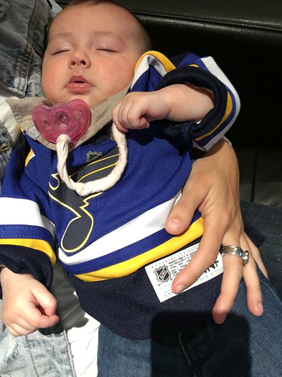 ShannonallyceA's tweet image. Go Blues! Go Dad! @34jallen #thirdperiod #cantparty
