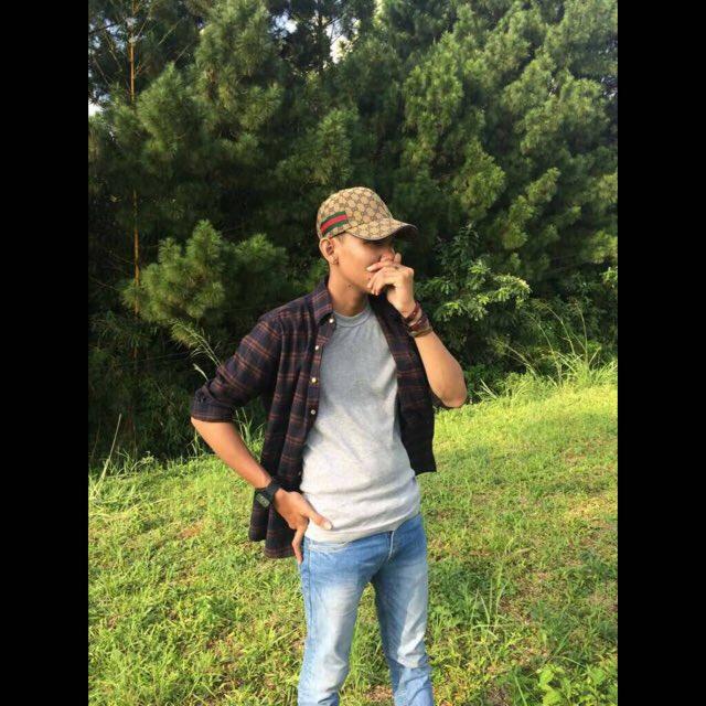 ayo pergi bersamaku > Work work amat ✌🏻 on #BIGOLIVE web.live.bigo.sg/2110454667_149…