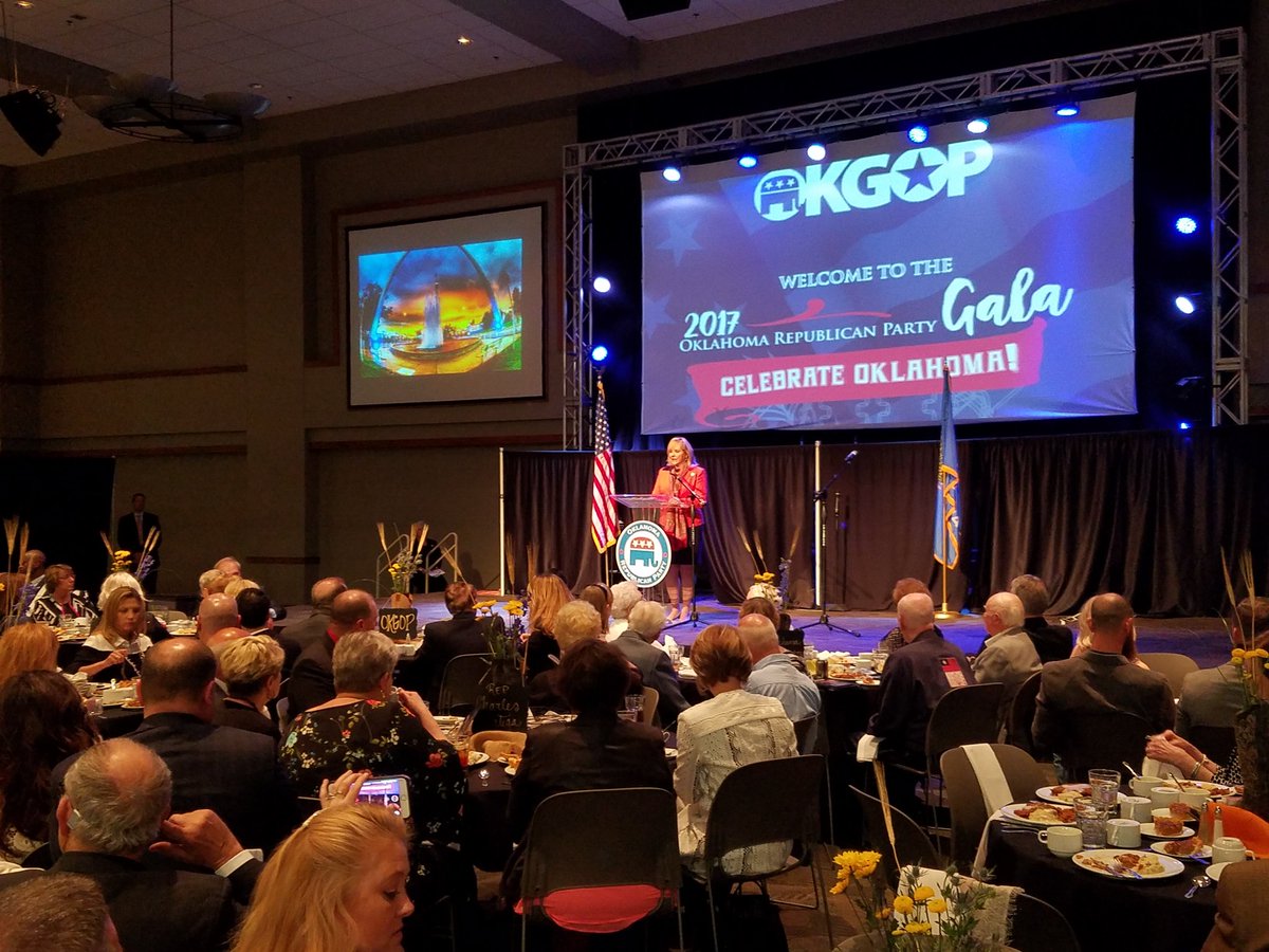 MaryFallin's tweet image. I had a great time at the @officialOKGOP Gala tonight! We celebrated Oklahoma, and our men and women in the military! #OKGOP
