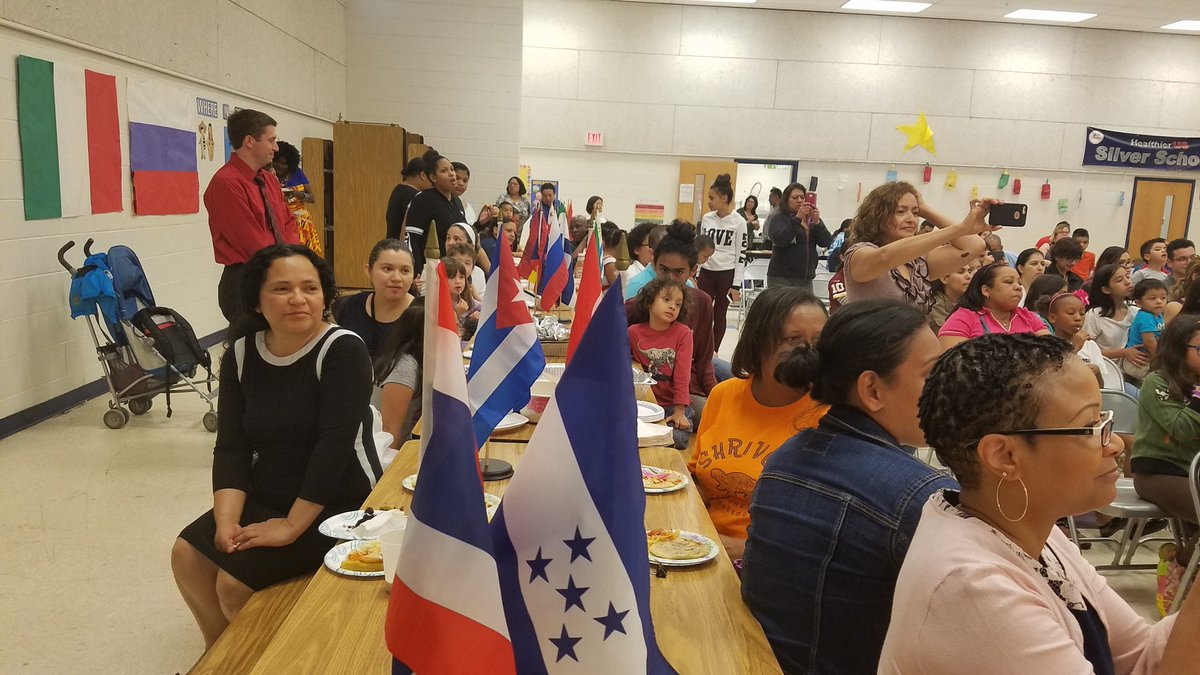 SShriver_Pcc's tweet photo. @ShriverES Thank you to our wonderful staff, students and parents. We had a blast!! @Principal_SSES https://t.co/ejK5NZu60U