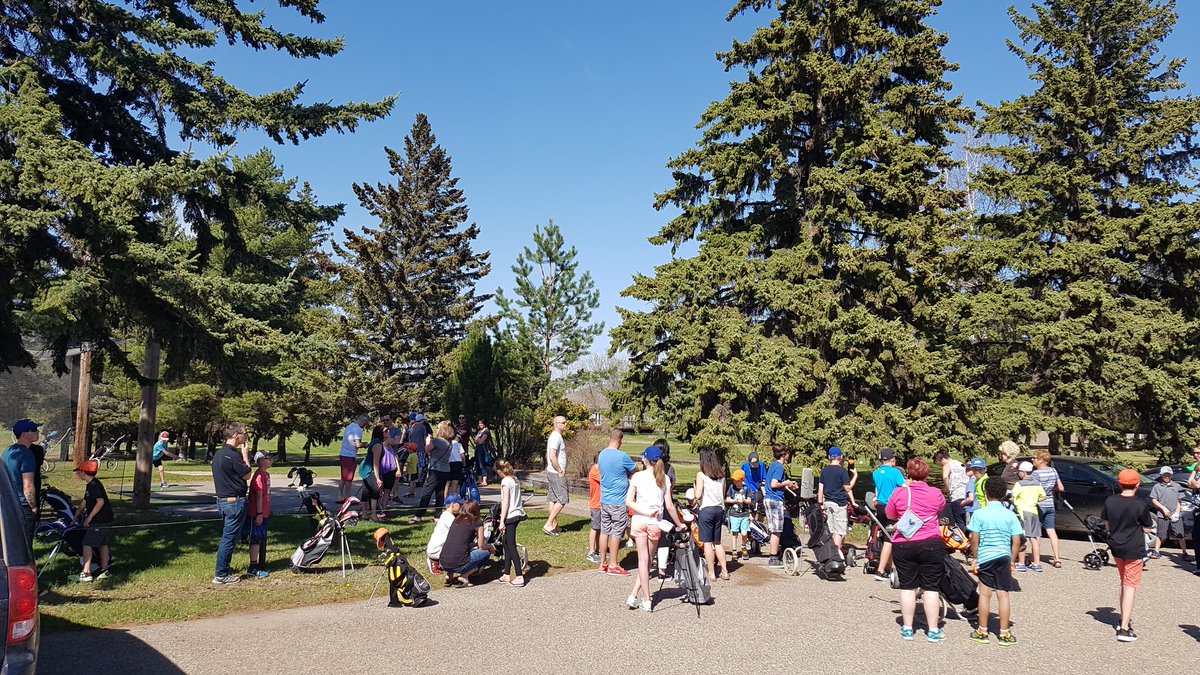 GolfBrandon's tweet photo. Great night to kick off the Friday Spring Jr. League.  80+ kids registered, 8 coaches &amp; lots of parent volunteers. Thx for the help. #week1 https://t.co/agNZ5BfFBD