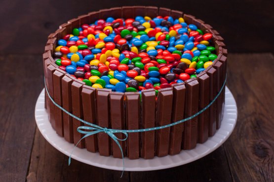 lasjuntaspta's tweet photo. Contest... contest. .. contest 
Win a prize for the best cake donated for cake walk @ljebullpups. Bring cakes to office on may 12th!. https://t.co/Uc9hJ45zDw